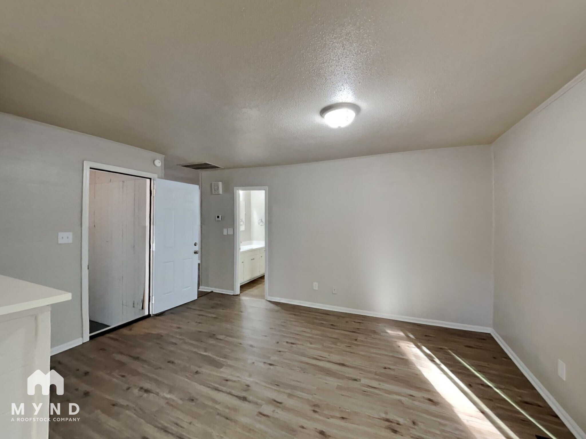 Building Photo - 713 Kingman Rd
