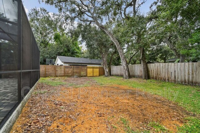 Building Photo - 6105 S Elkins Ave