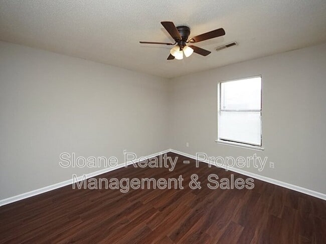 Building Photo - 204 A Miami St