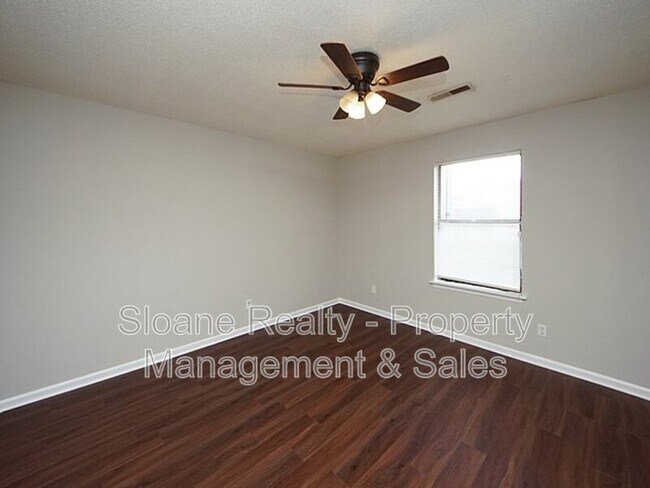 Building Photo - 204A Miami St