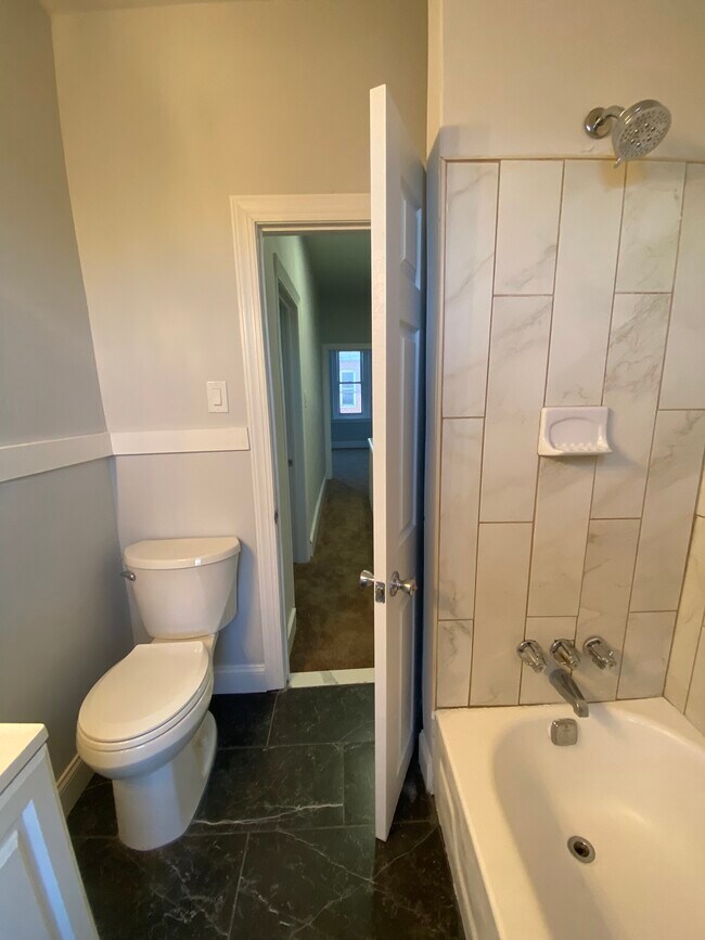 Building Photo - 3103 N Croskey St