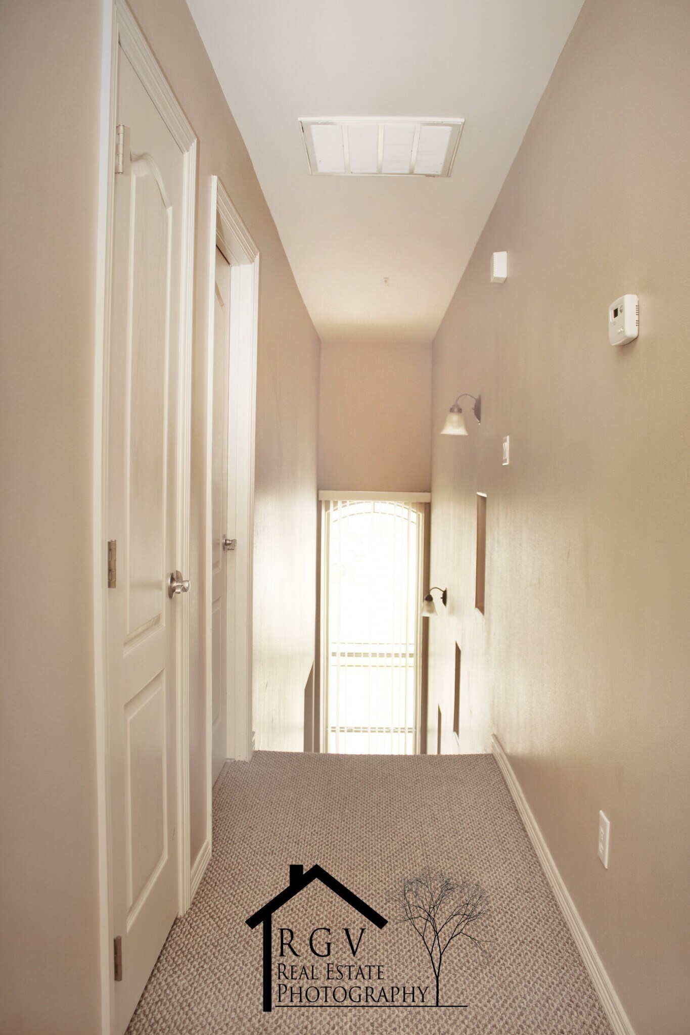 Building Photo - 1405 W Fig Ave