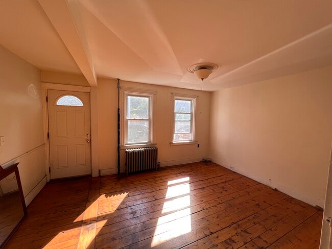 Building Photo - 21 Sawin St