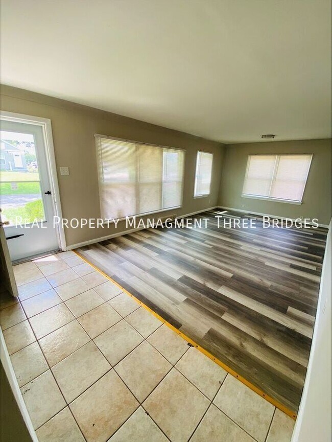 Building Photo - 6156 Wulff Dr