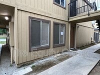 Building Photo - 3936 W Meadow Ave