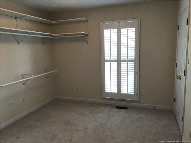 Building Photo - 614 Amberdale W Cir