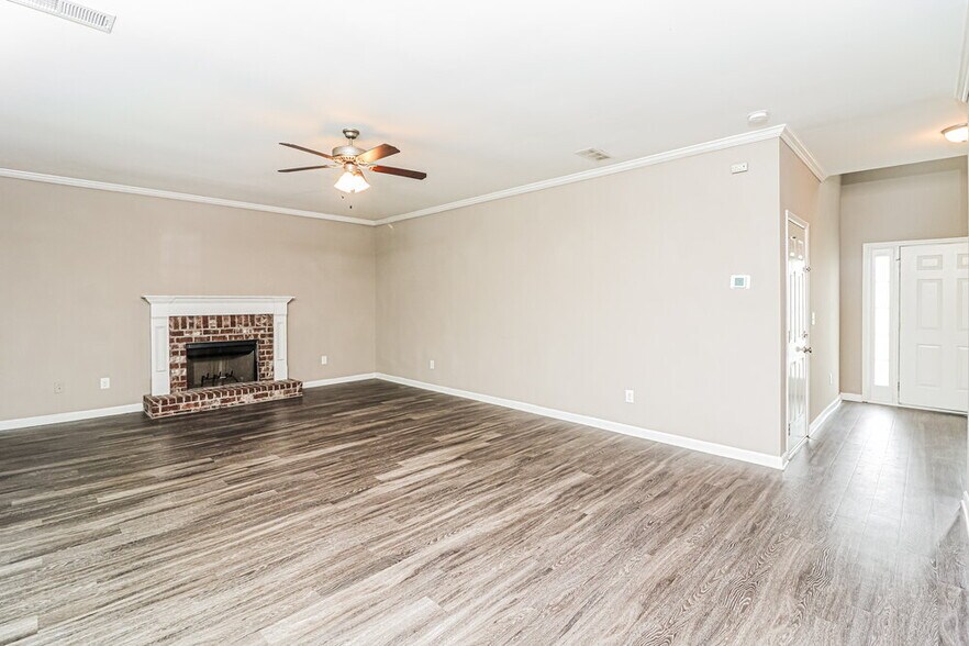 Building Photo - 542 Fieldcrest Dr
