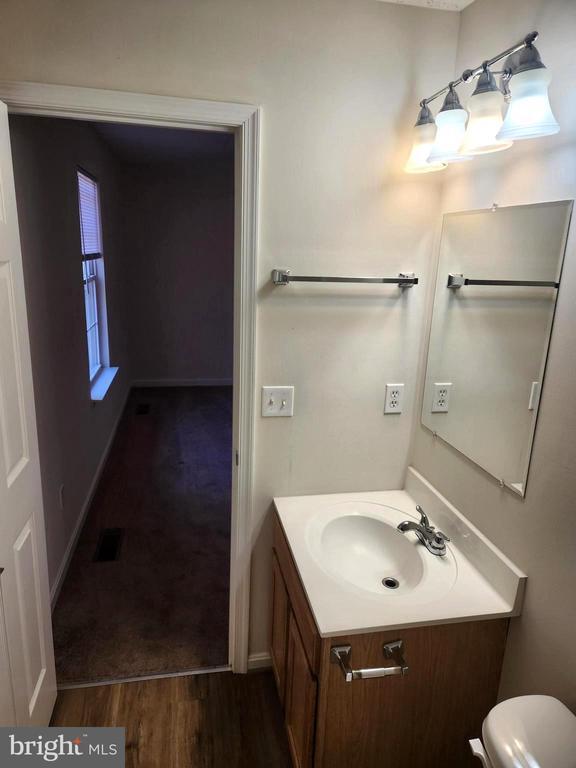Building Photo - 37130 Mowry Ln