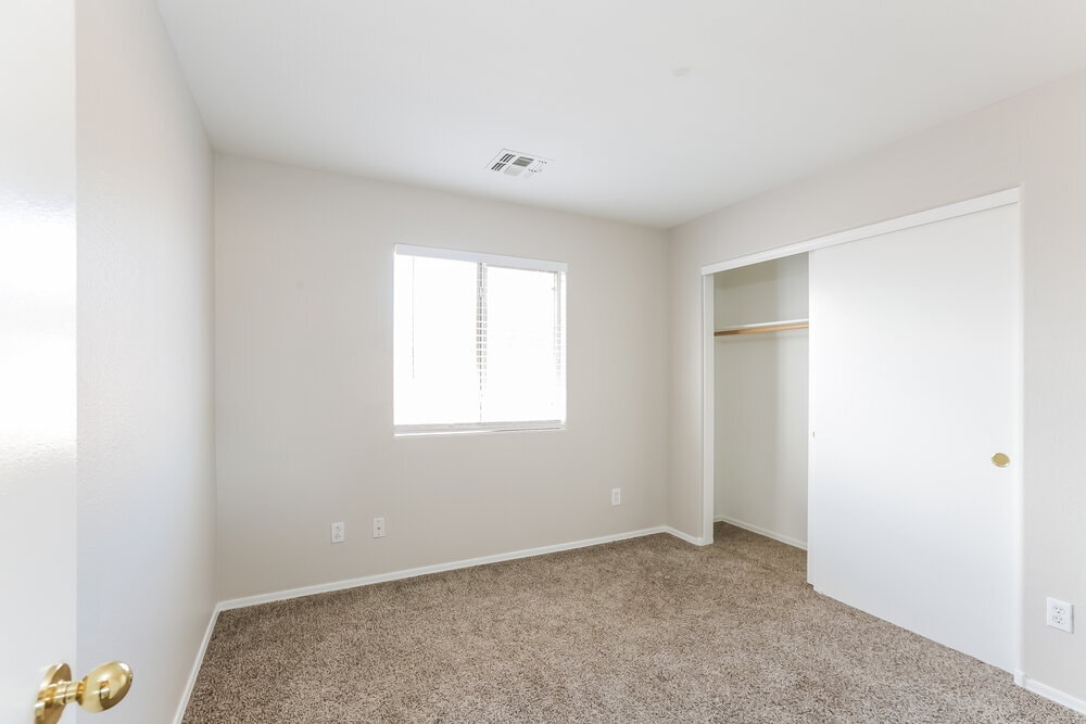 Building Photo - 2210 W St Catherine Ave