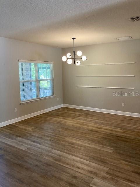 Building Photo - 7 Roxanne Pl