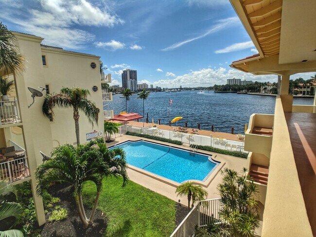 Building Photo - 2908 Bayshore Dr