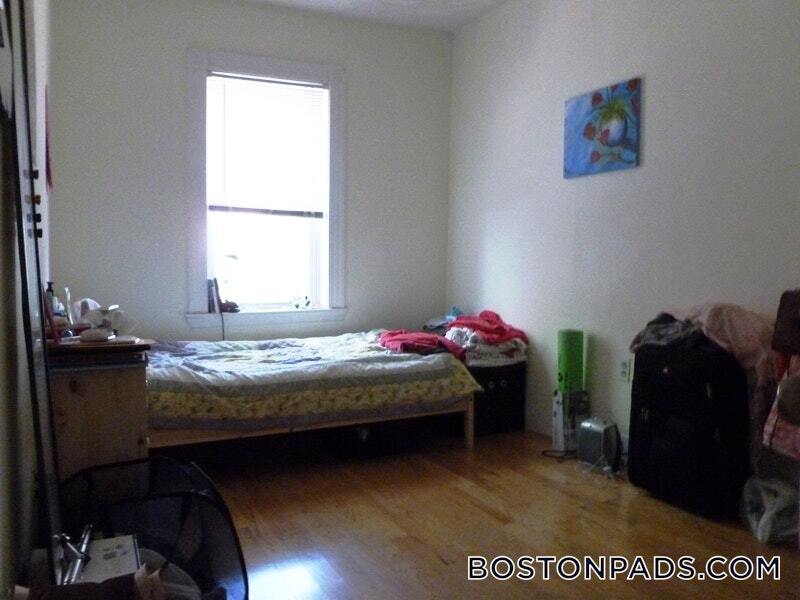 Building Photo - 3 Warwick St