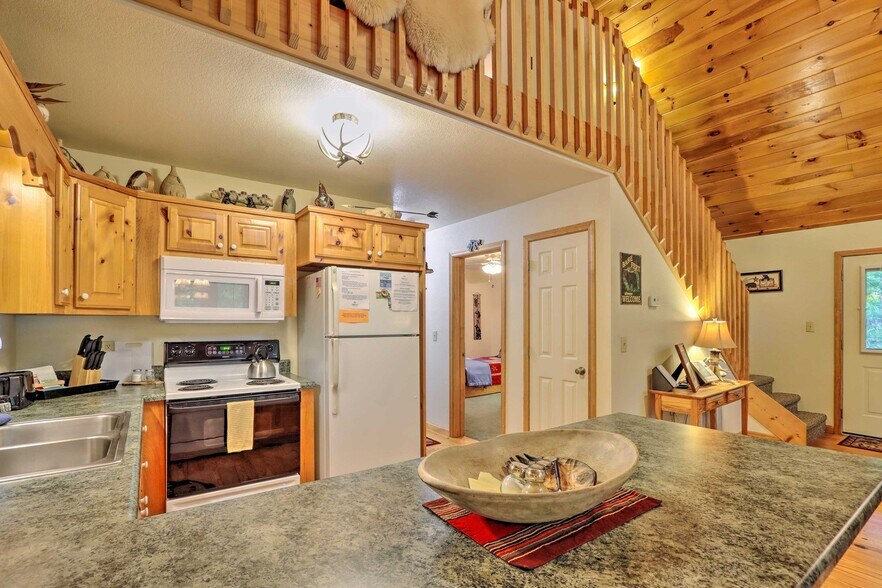 Building Photo - 100 Carvers View Trl
