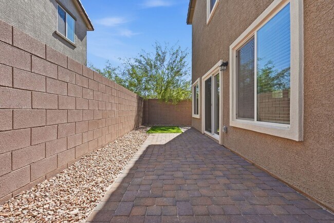 Building Photo - 4706 Turquoise Clfs Ave