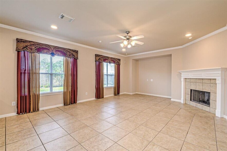 Building Photo - 9322 Steam Springs Dr