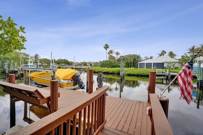 Building Photo - 18669 SE Palm Island Ln