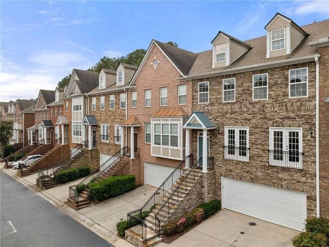 Building Photo - 10870 Brunson Dr