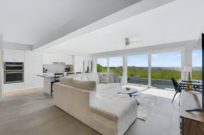 Building Photo - 604 N Ocean Blvd