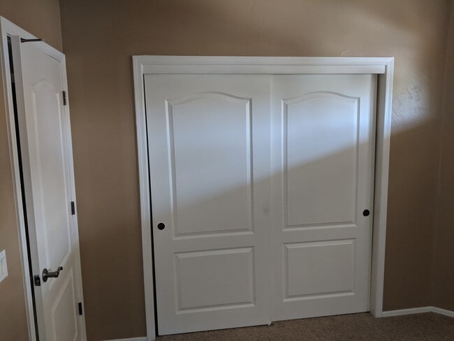 Building Photo - 3 Bedroom 2 Bath Rental.