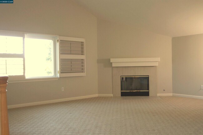 Building Photo - 600 Bourne Ct
