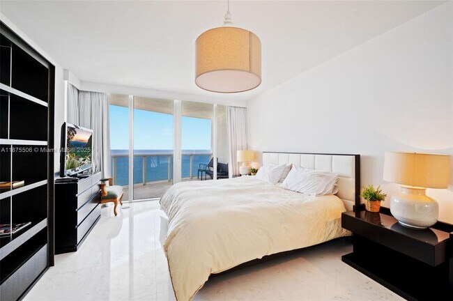 Building Photo - 17201 Collins Ave