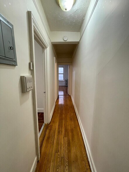 Building Photo - 142 W 238th St