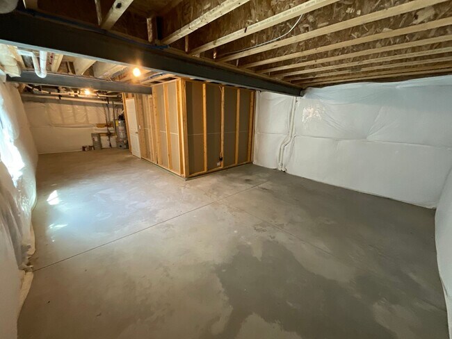 Building Photo - 3 Bedroom Home Available Near Marksheffel ...