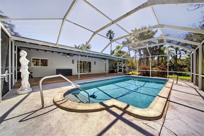 Building Photo - 10142 SW 79th Ave