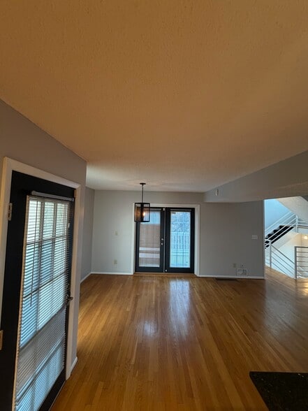 Building Photo - 1091 Harrison Ave