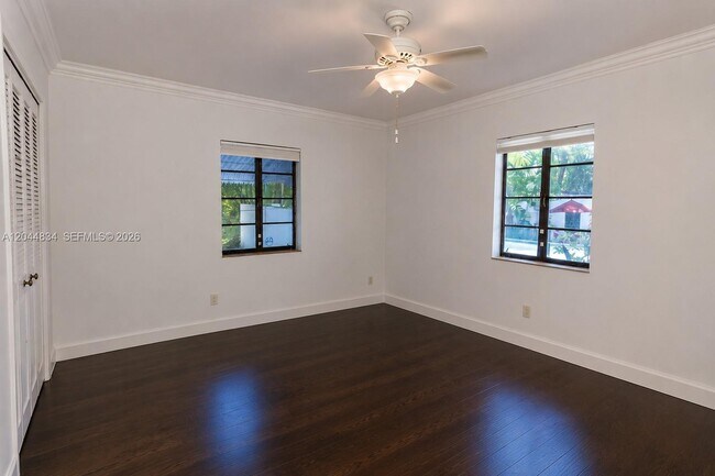 Building Photo - 5390 Sunset Dr