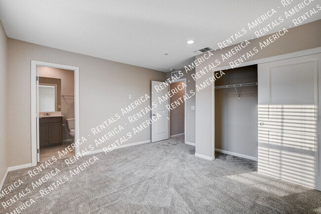 Building Photo - 6820 Calvitero St