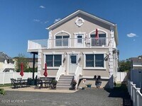 Building Photo - 207 Arnold Ave