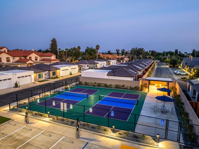 Building Photo - 2806 E Alluvial Ave