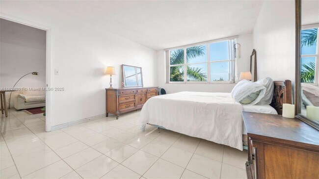 Building Photo - 3199 S Ocean Dr