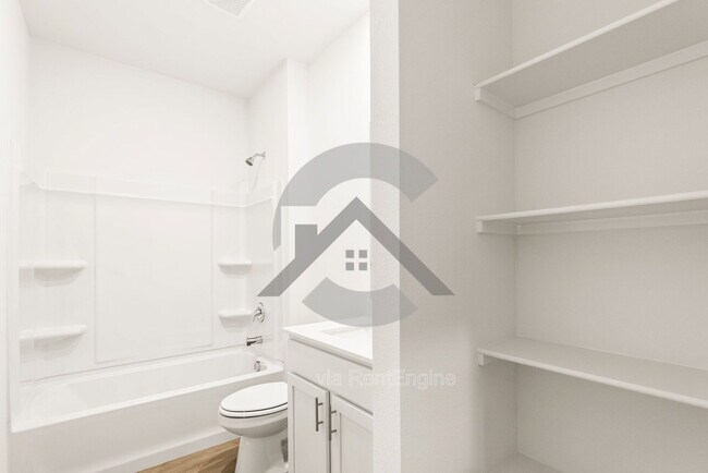 Building Photo - 623 Riley Ln