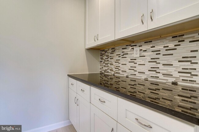 Building Photo - 3515 Washington Blvd