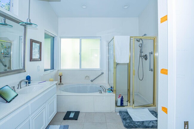 Building Photo - 79120 Canterra Dr