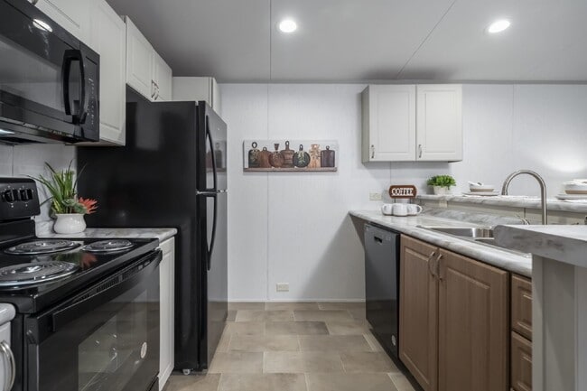 Building Photo - Brand New 3/2 Mobile Home in Kilgore's Newest Community!