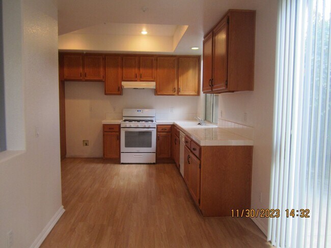 Building Photo - SPACIOUS PLACENTIA TOWNHOME