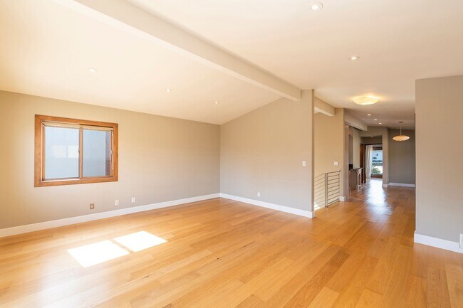 Building Photo - Beautiful Manhattan Beach Rental Home!