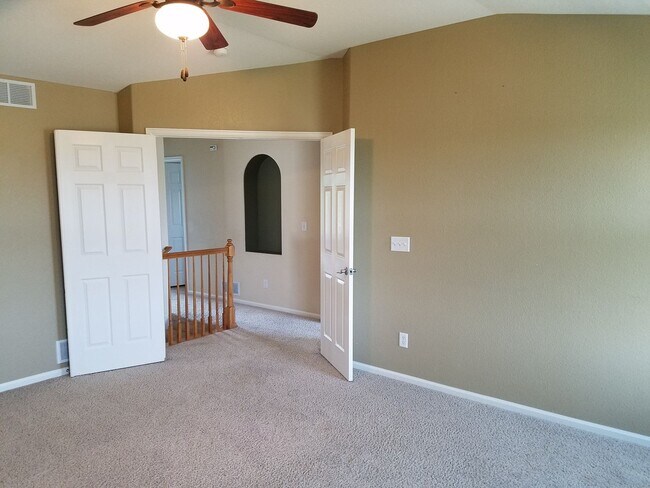 Building Photo - Tollgate Crossing 2 Story with 6 Bedrooms ...