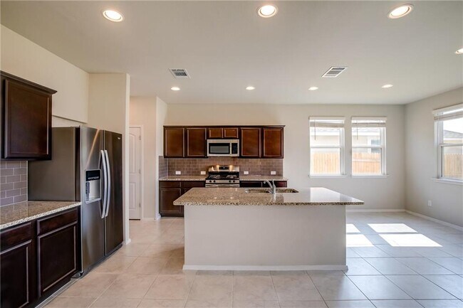 Building Photo - 226 Trailside Ln