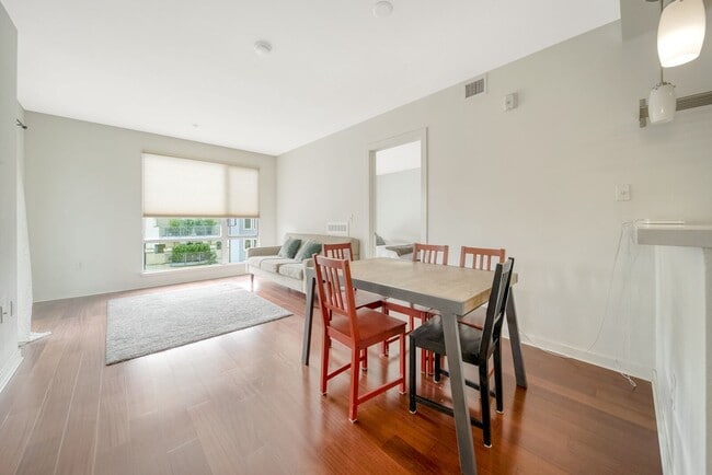 Building Photo - Condo for Rent in the Mission District - $...