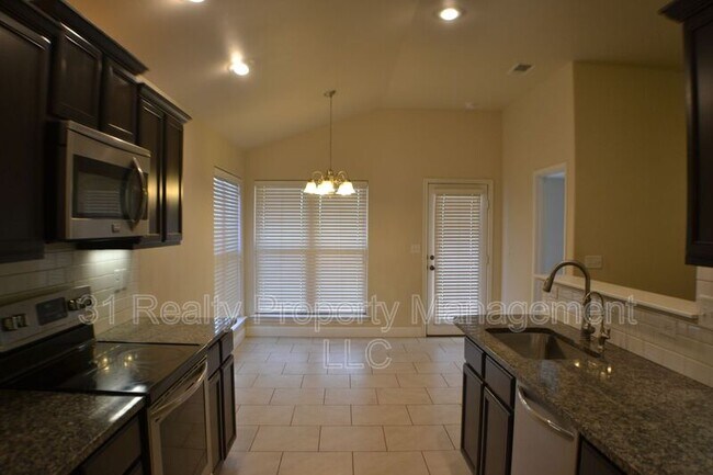 Building Photo - 1220 Randolph Dr