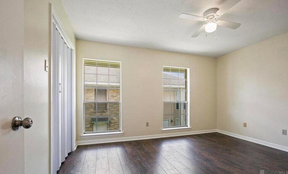 Building Photo - 1757 Boulevard De Province