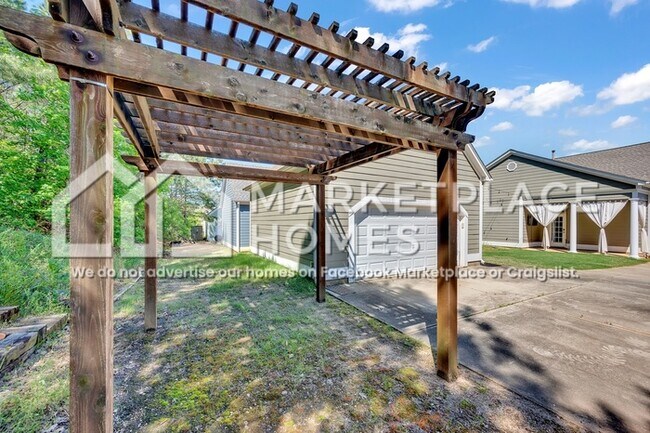 Building Photo - 6249 S Clubview Cir