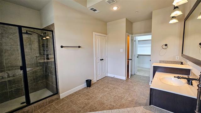 Building Photo - 950 Brook Forest Ln