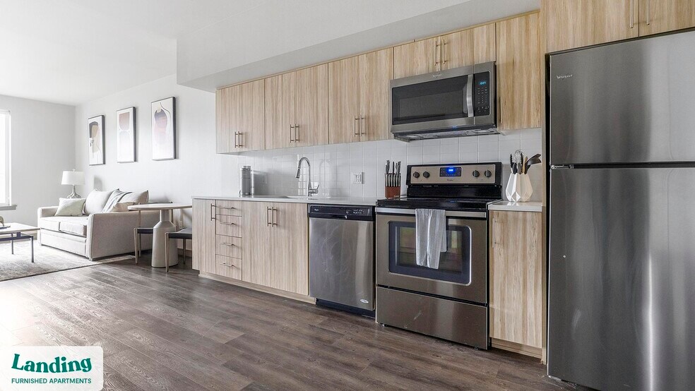 Building Photo - 1850 NW Front Ave