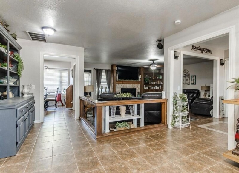 Building Photo - 814 Hickory Stick Dr