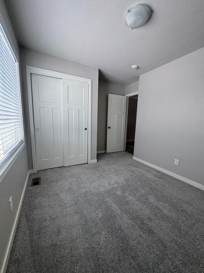 Building Photo - Luxury Home with Attached 2 Car Garage and finished basement!